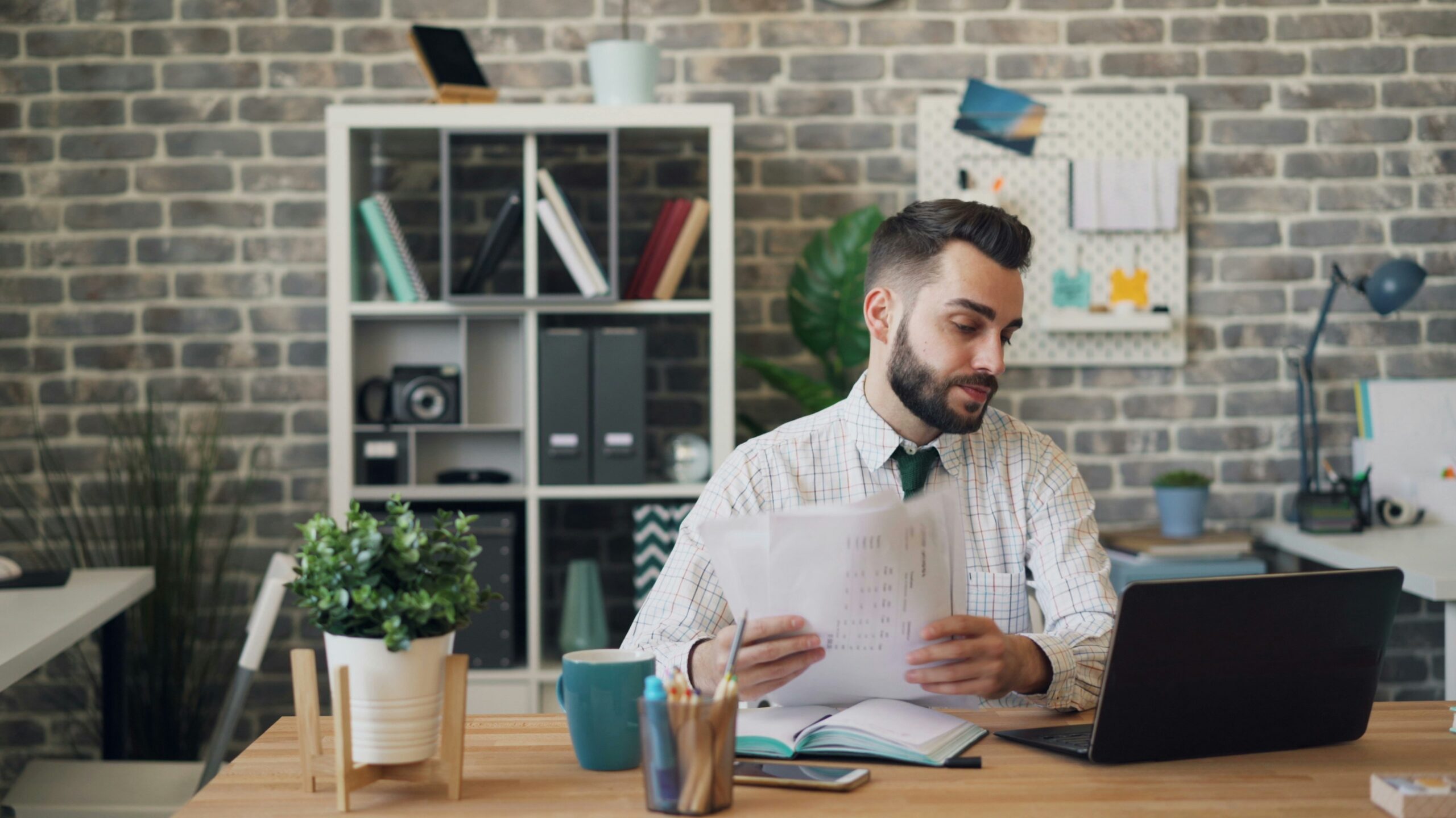 Virginia employer reviewing 2026 employment law compliance requirements.